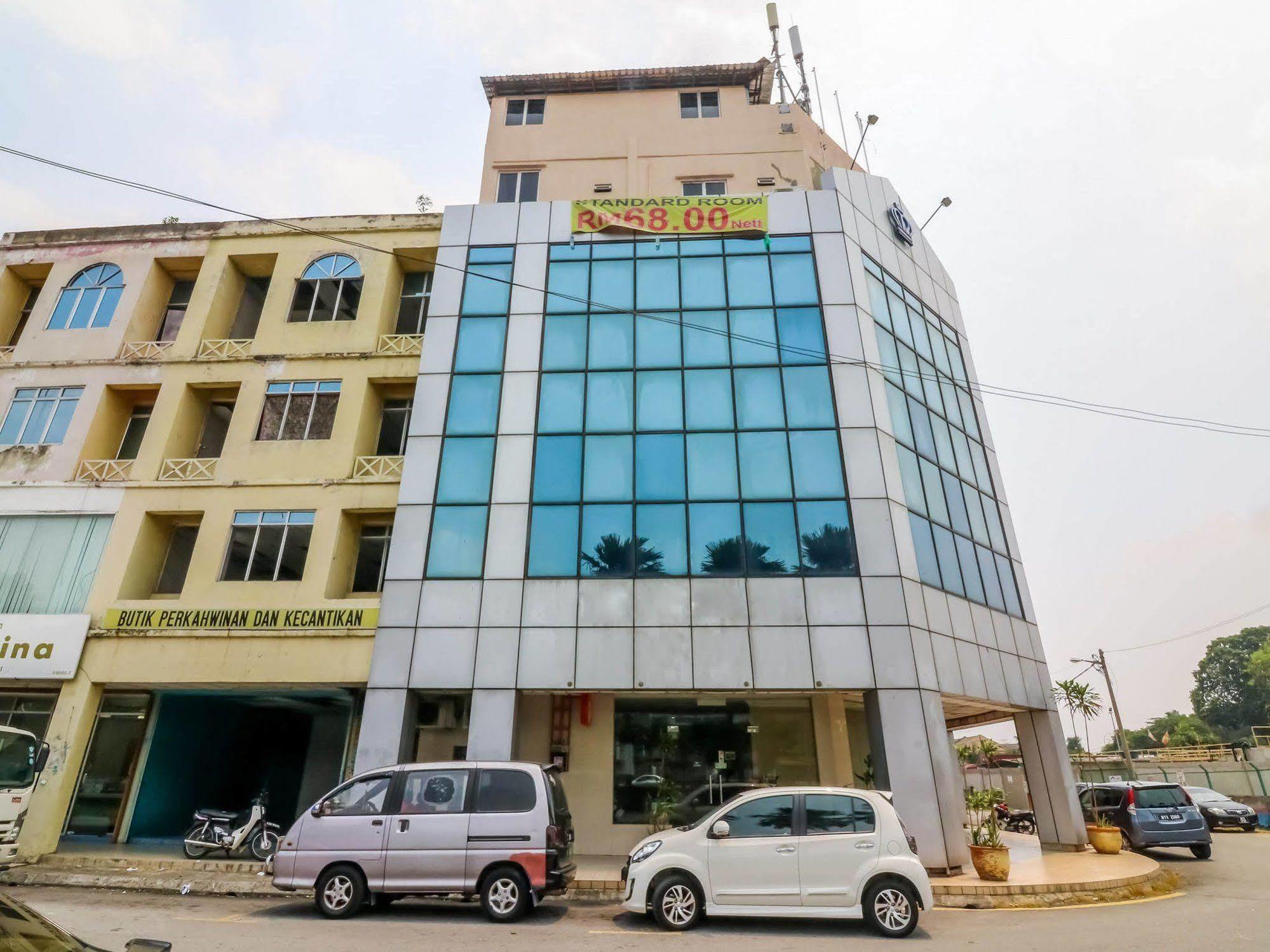 Oyo 447 Comfort Hotel Meru Klang Exteriör bild