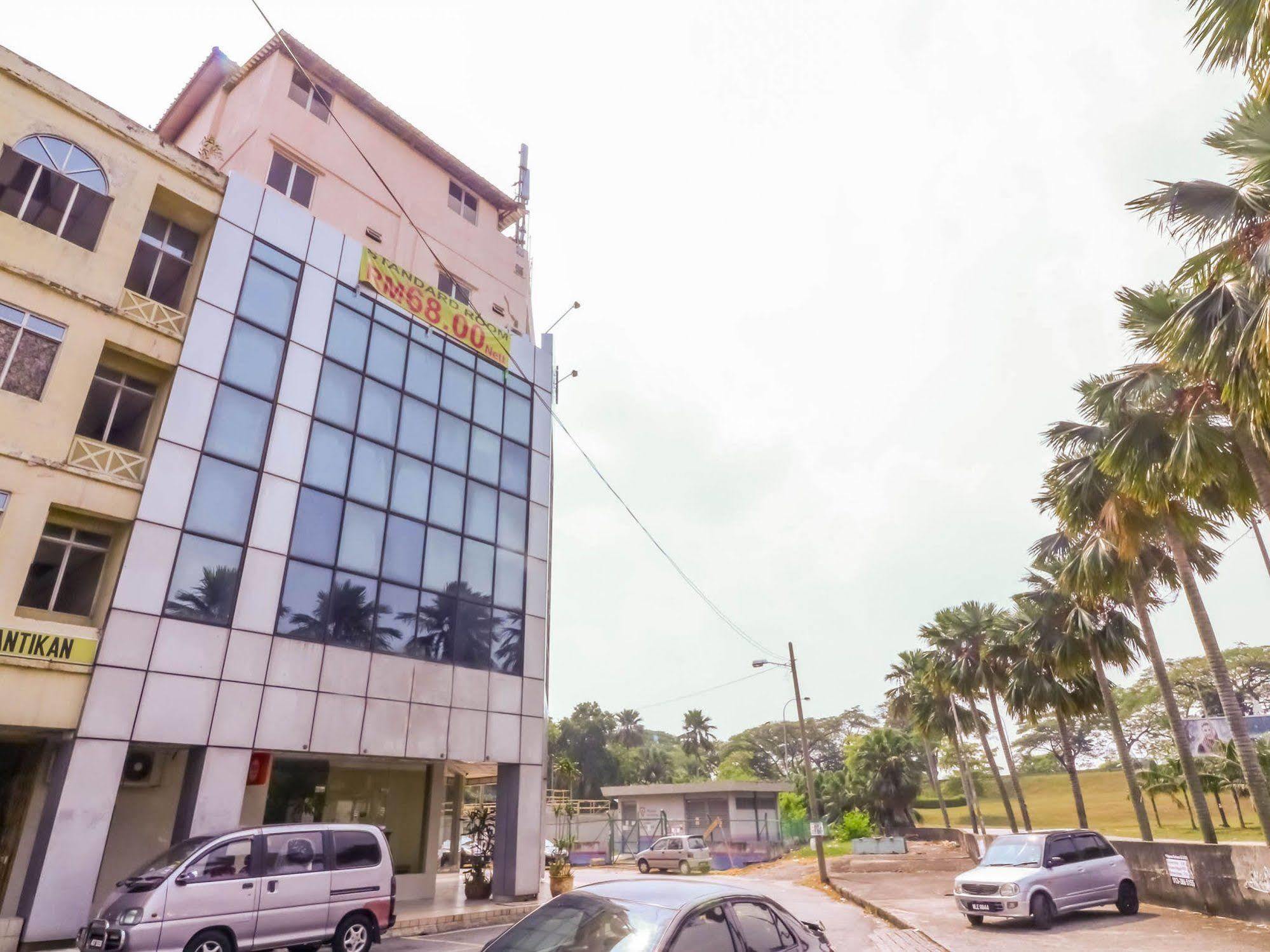 Oyo 447 Comfort Hotel Meru Klang Exteriör bild