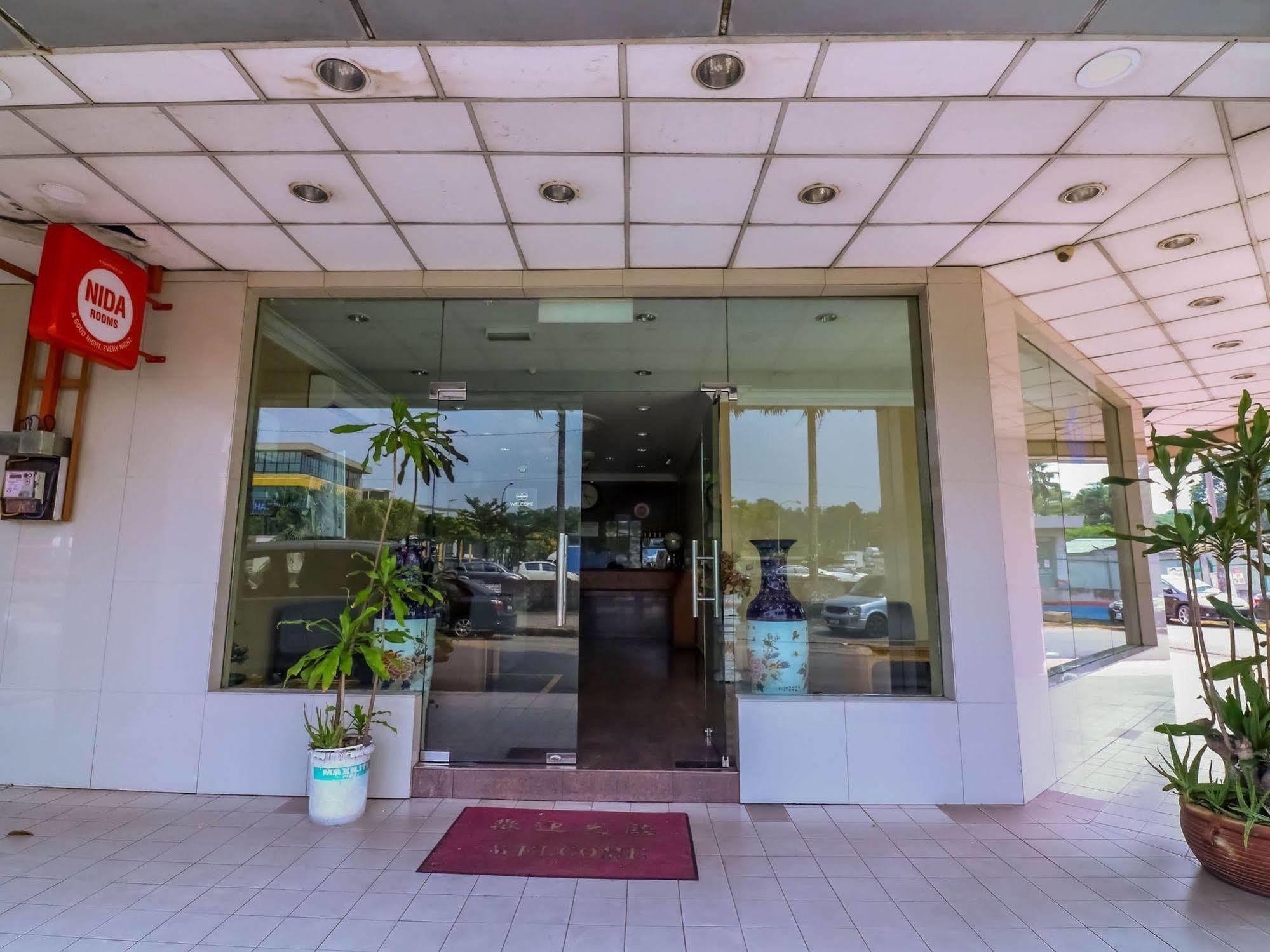 Oyo 447 Comfort Hotel Meru Klang Exteriör bild