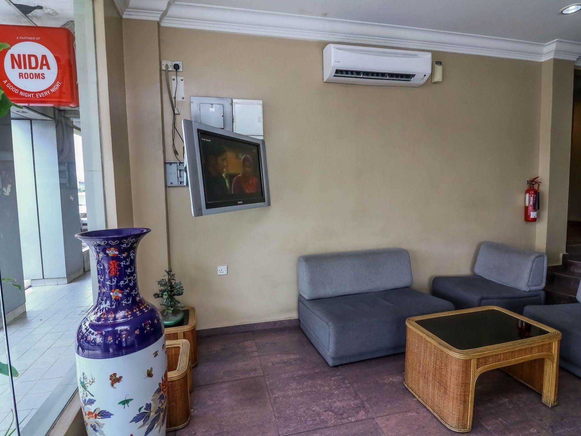 Oyo 447 Comfort Hotel Meru Klang Exteriör bild