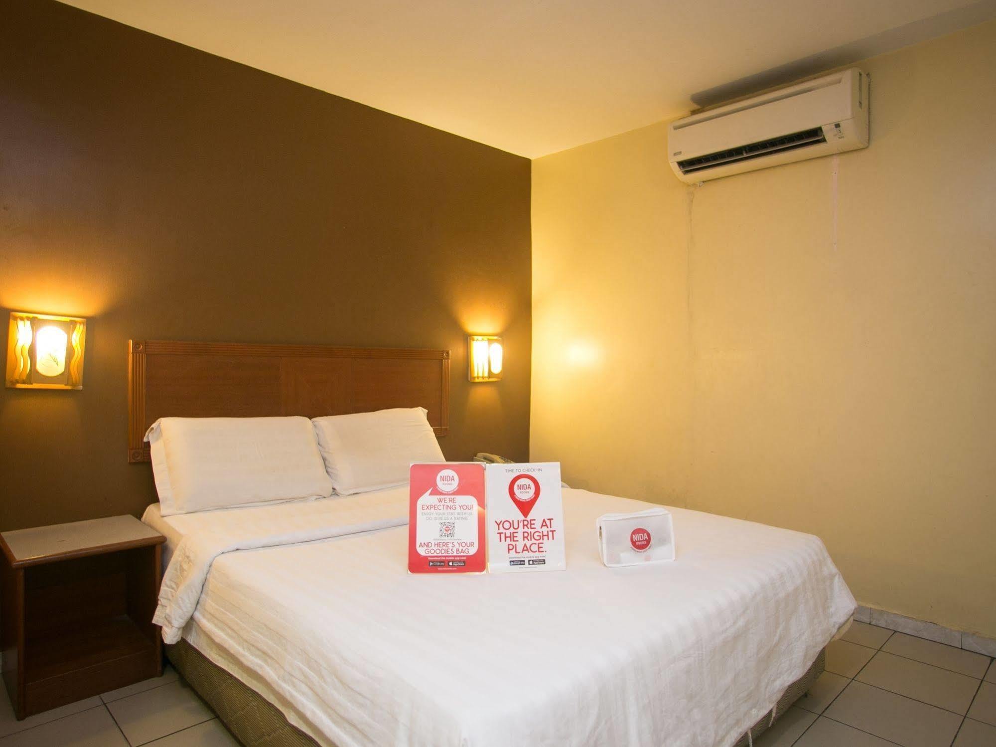 Oyo 447 Comfort Hotel Meru Klang Exteriör bild