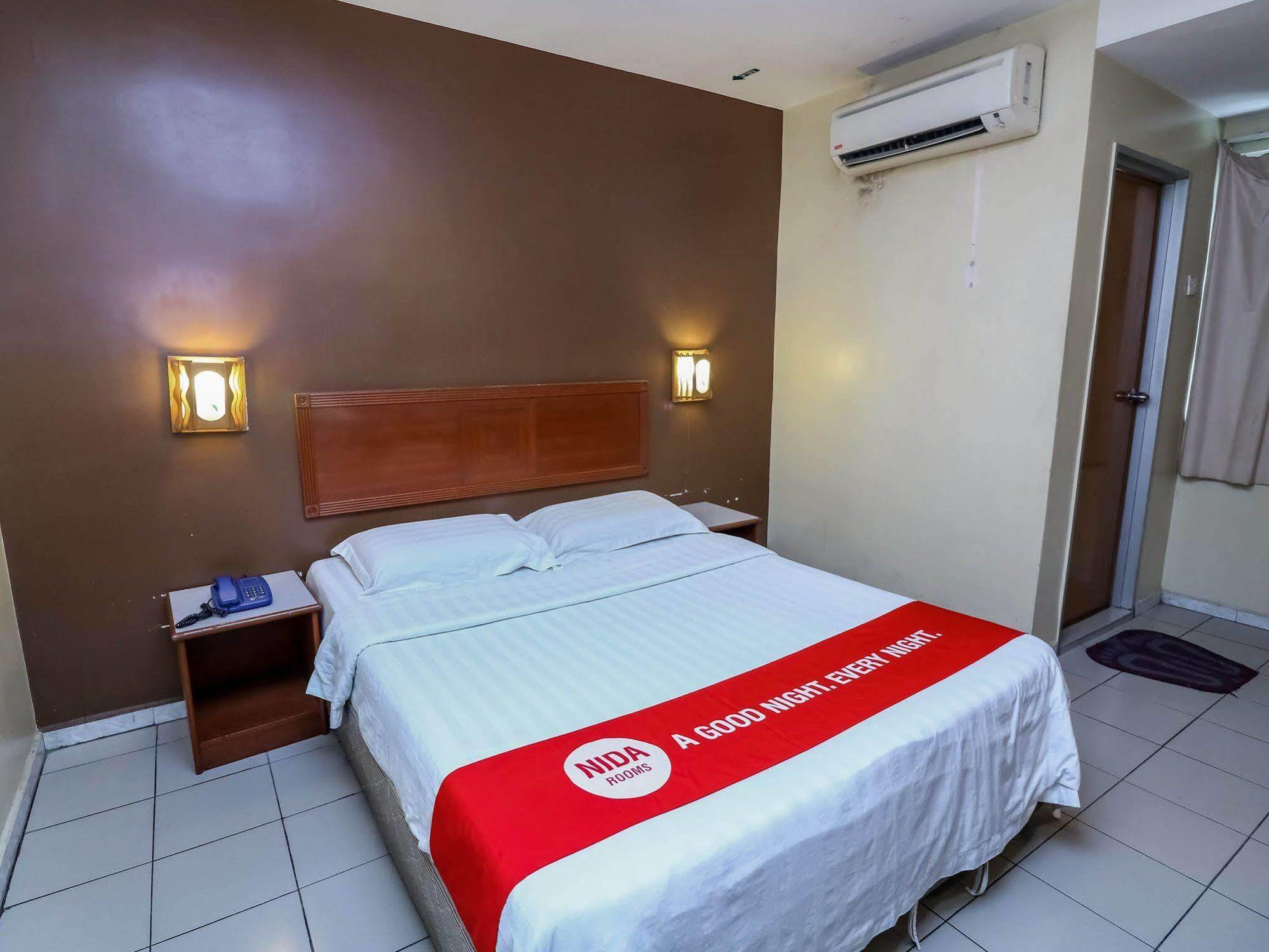 Oyo 447 Comfort Hotel Meru Klang Exteriör bild