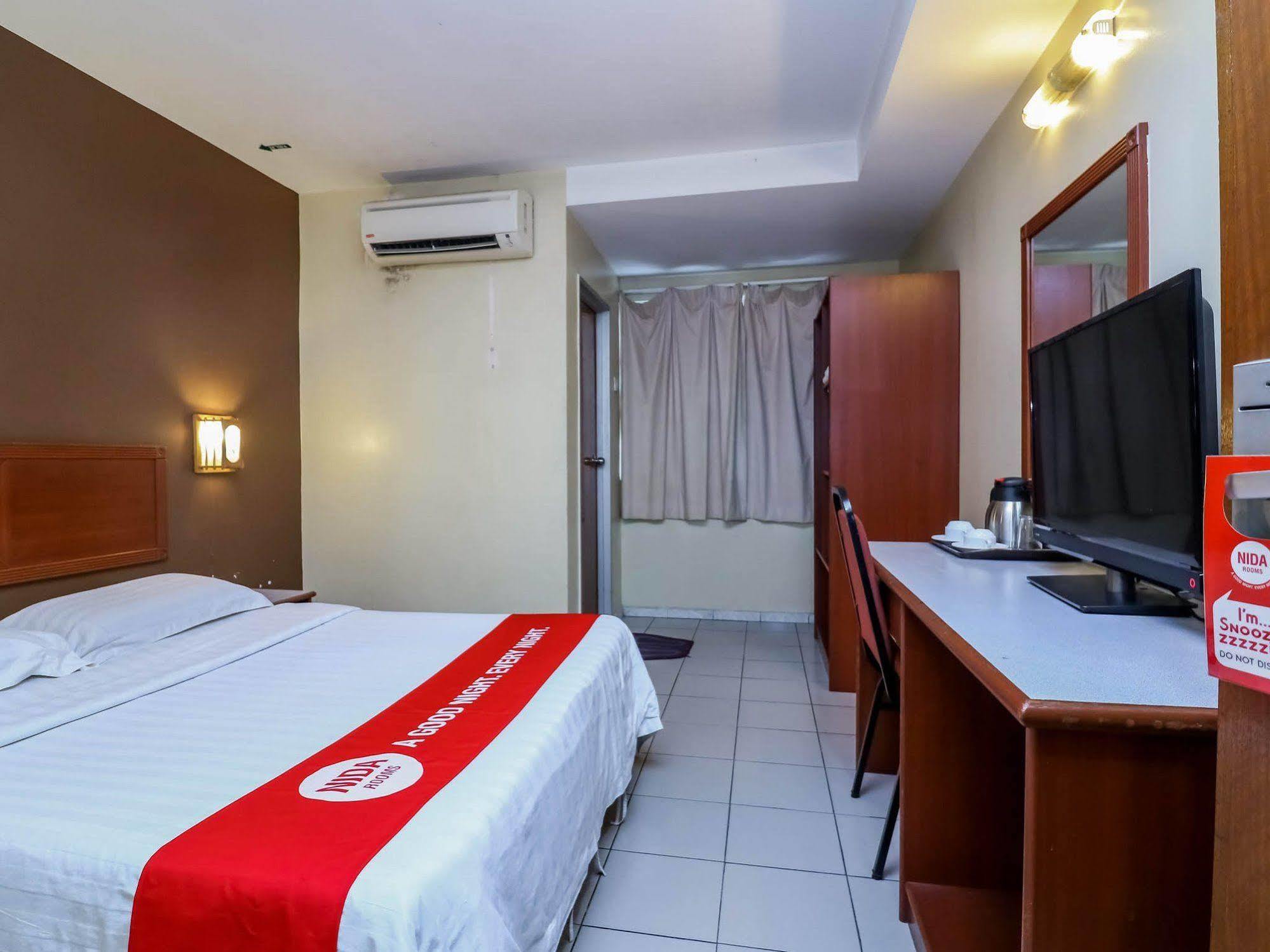 Oyo 447 Comfort Hotel Meru Klang Exteriör bild