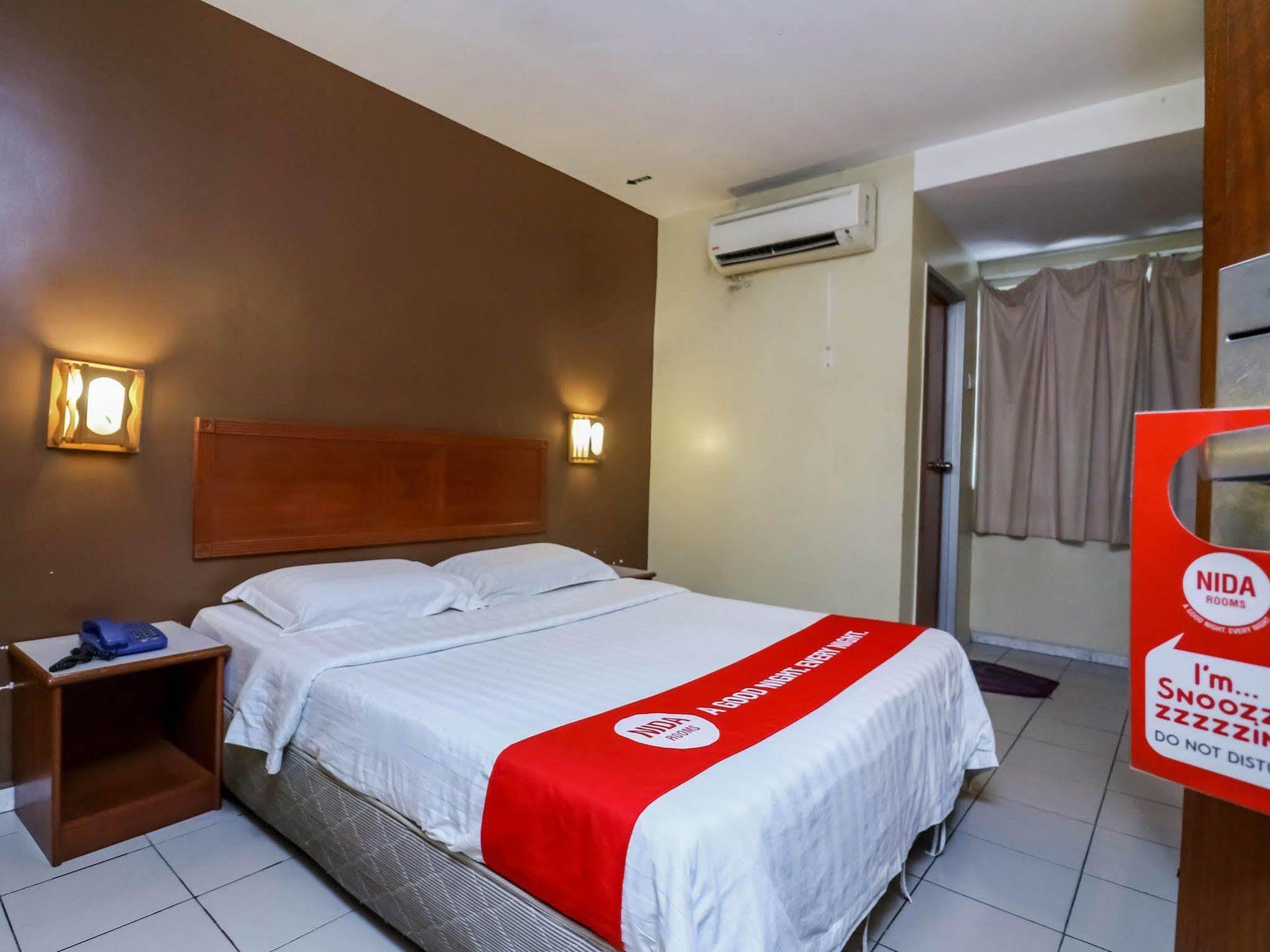 Oyo 447 Comfort Hotel Meru Klang Exteriör bild
