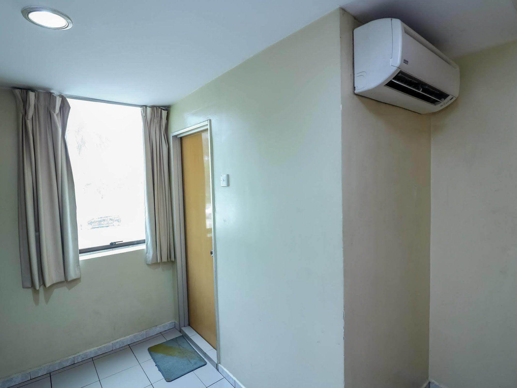 Oyo 447 Comfort Hotel Meru Klang Exteriör bild