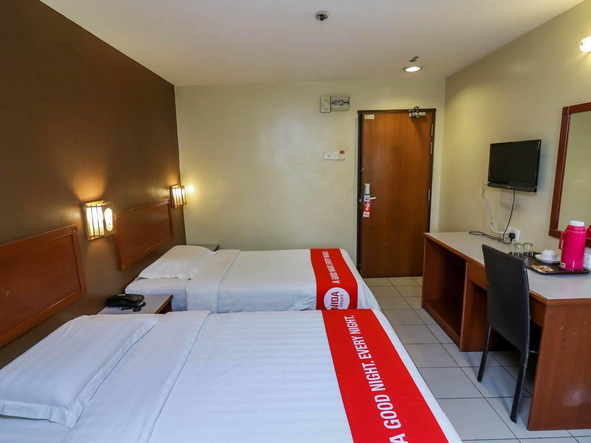 Oyo 447 Comfort Hotel Meru Klang Exteriör bild