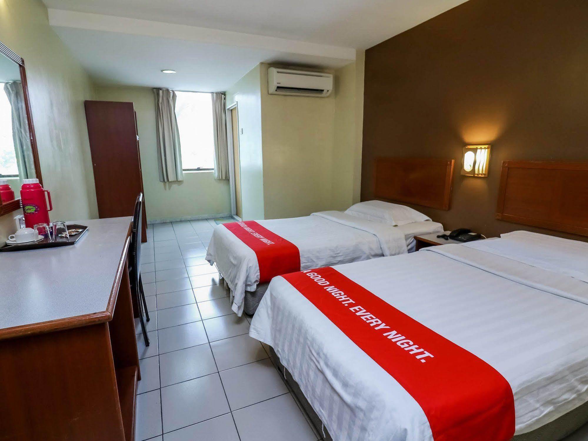 Oyo 447 Comfort Hotel Meru Klang Exteriör bild