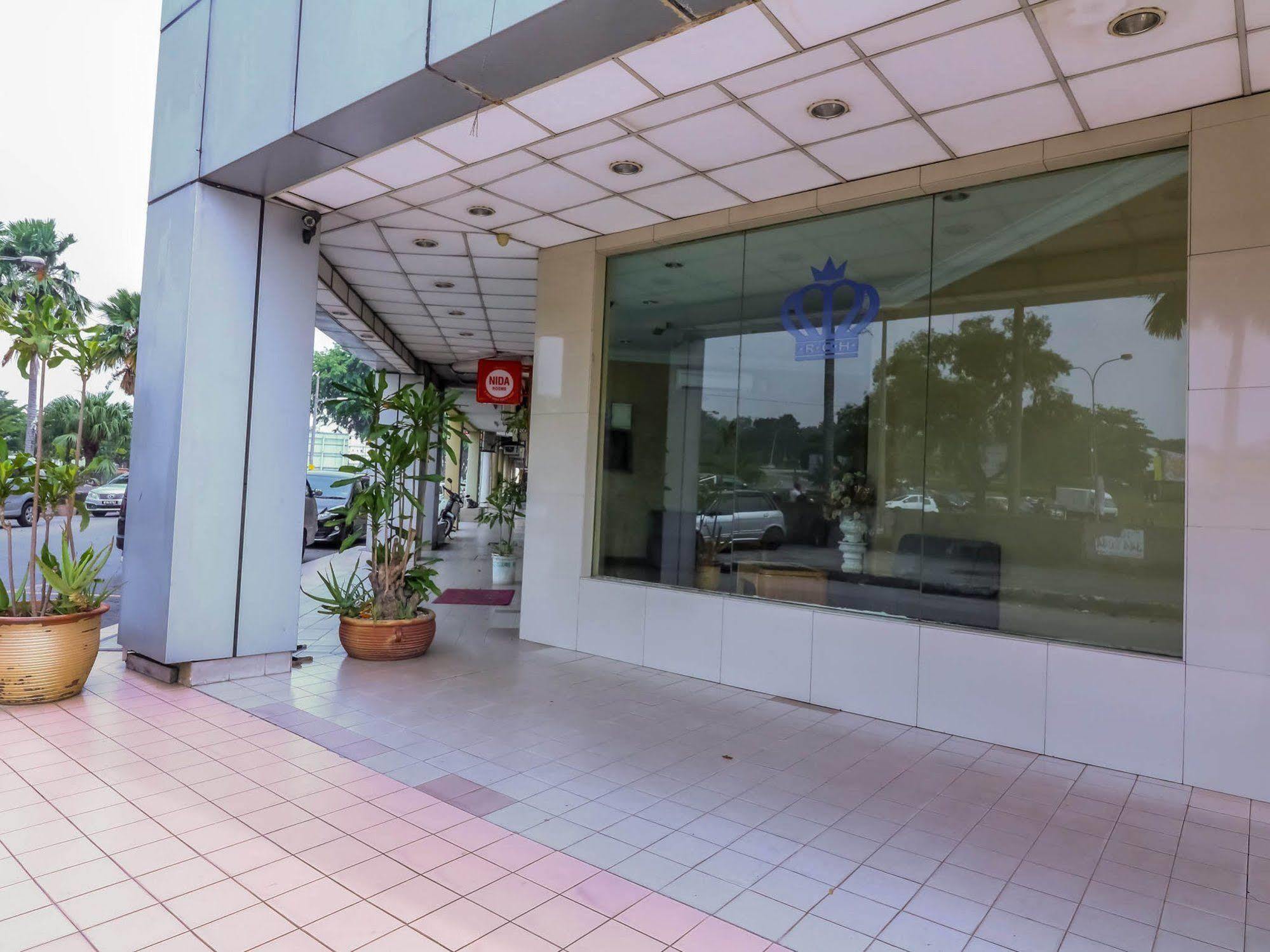 Oyo 447 Comfort Hotel Meru Klang Exteriör bild