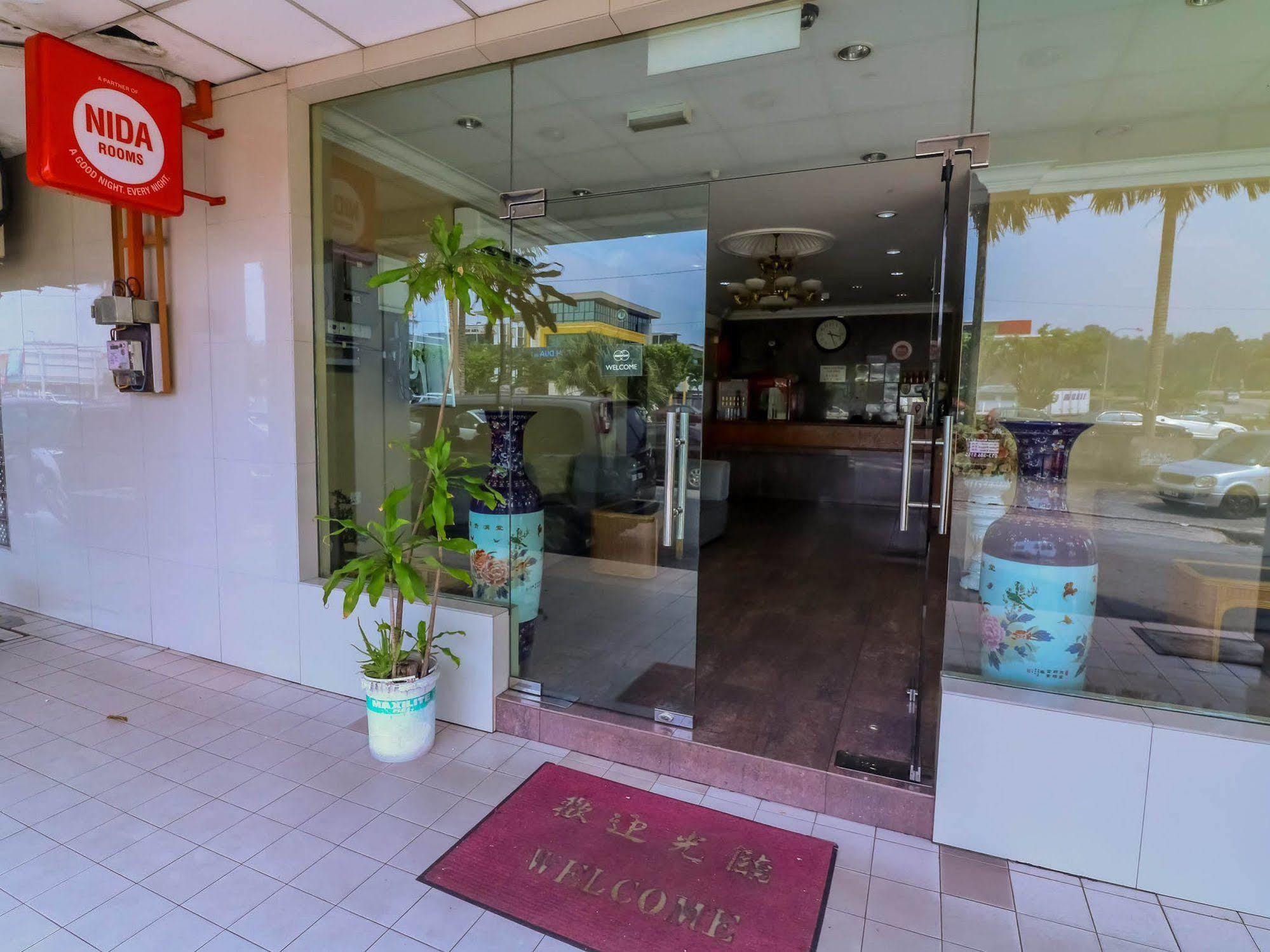 Oyo 447 Comfort Hotel Meru Klang Exteriör bild