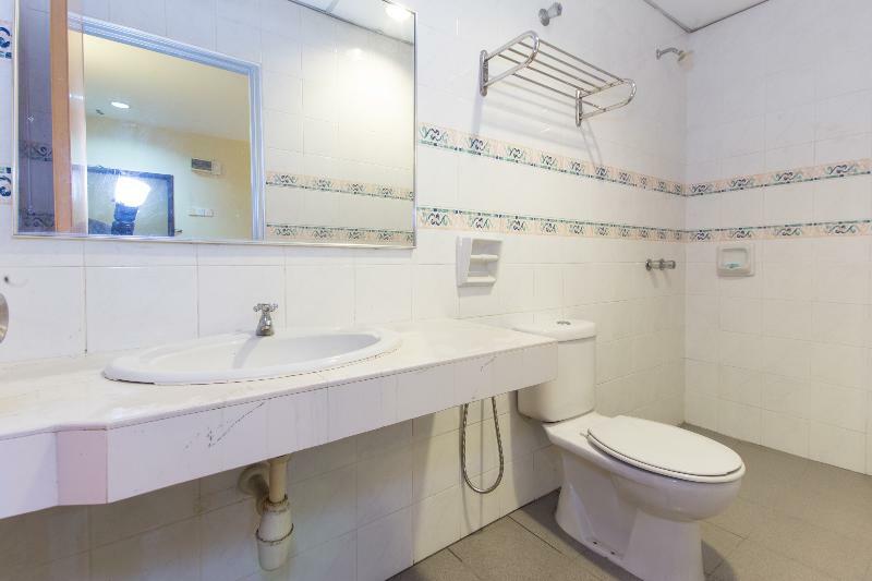 Oyo 447 Comfort Hotel Meru Klang Exteriör bild